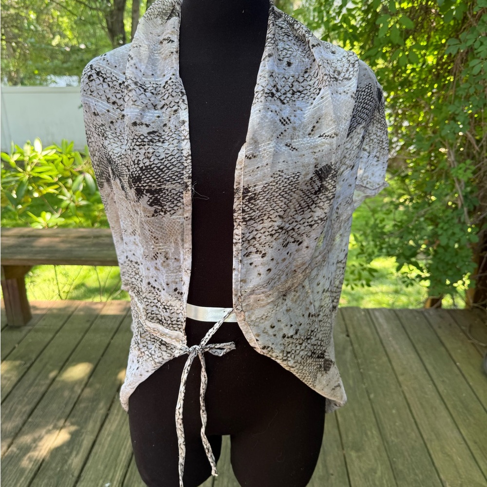 NWT Express Sheer Snake-Print Tie-Front Shrug in Beige‎ & Black w/ Silver Thread